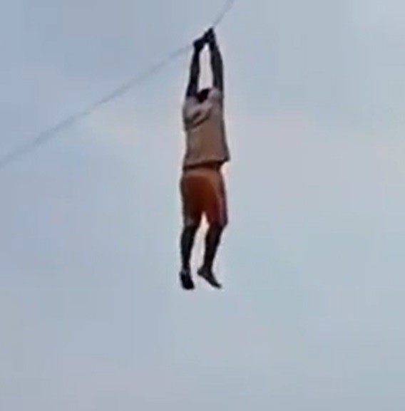 Un joven voló con su barrilete unos 10 metros de altura