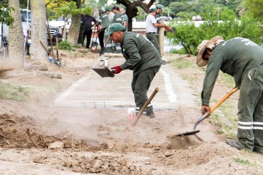 EL MUNICIPIO REALIZA TRABAJOS EN EL PASEO DE LA LAGUNA