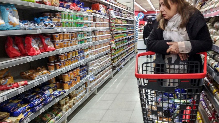 Cayeron un 11% las ventas en supermercados en 2024