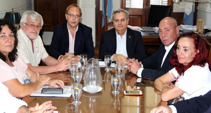 Los trabajadores públicos provinciales concretan un paro el 26 y 27 de marzo