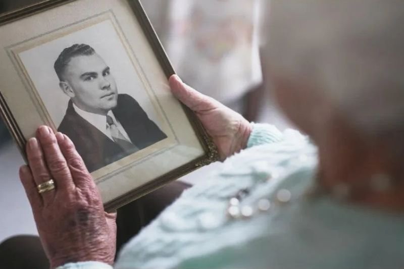 Españoles usaron inteligencia artificial para hablar con familiares fallecidos