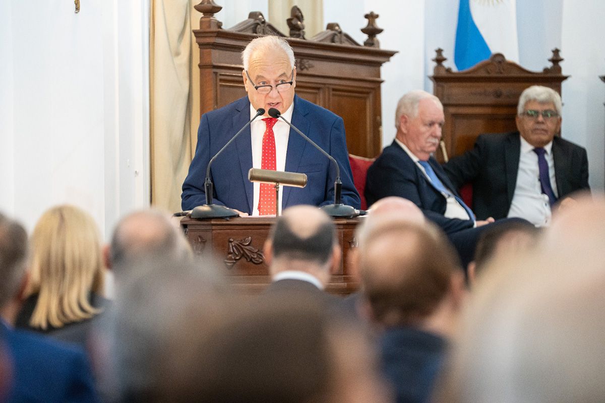 El Senado pide di&aacute;logo para resolver el conflicto del edificio anexo a Tribunales