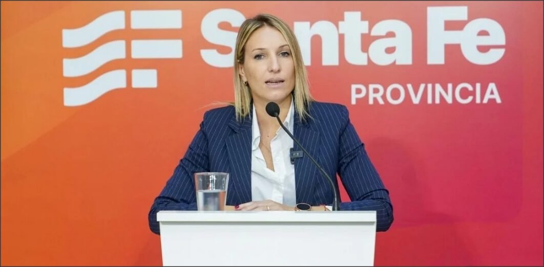 Santa Fe estudia un plan de refinanciaci&oacute;n para trabajadores del sector p&uacute;blico y privado