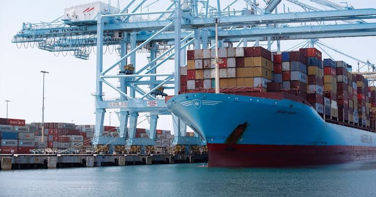 La balanza comercial cerr&oacute; abril con super&aacute;vit