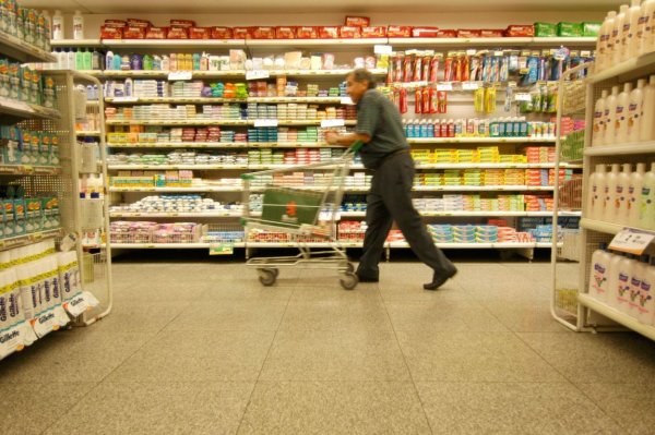 Supermercados, mayoristas y shoppings cerraron el trimestre en rojo