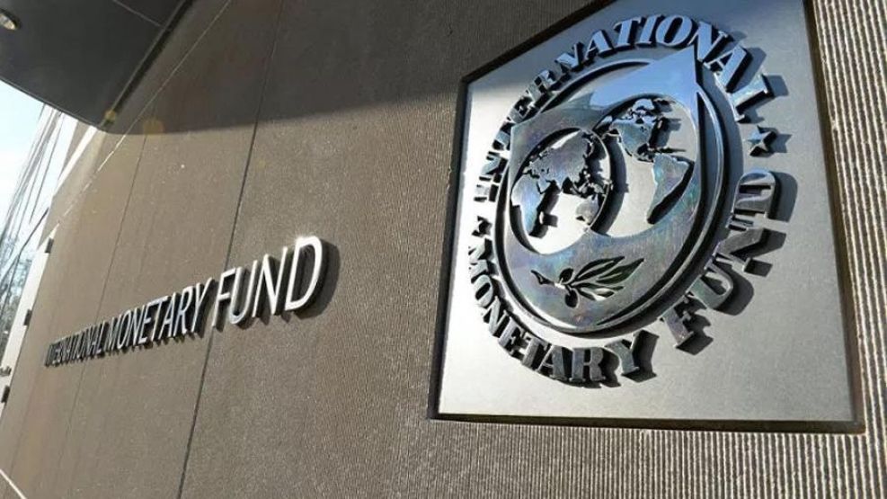 El gobierno podría acordar que el programa con el FMI se revise cada seis meses