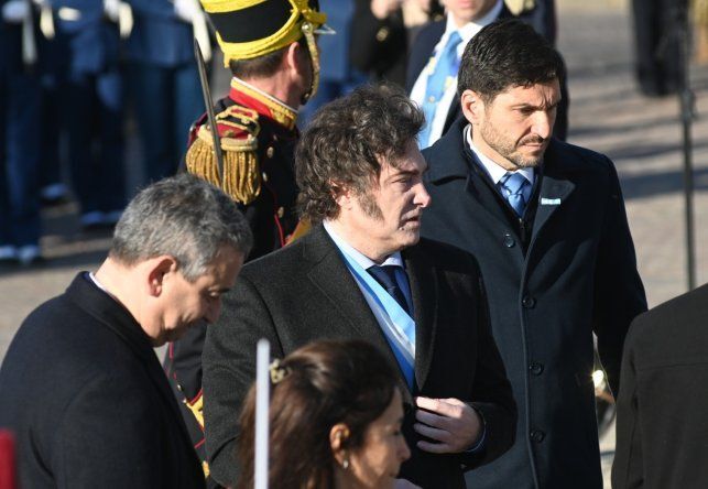 Pullaro pide reunión con Milei