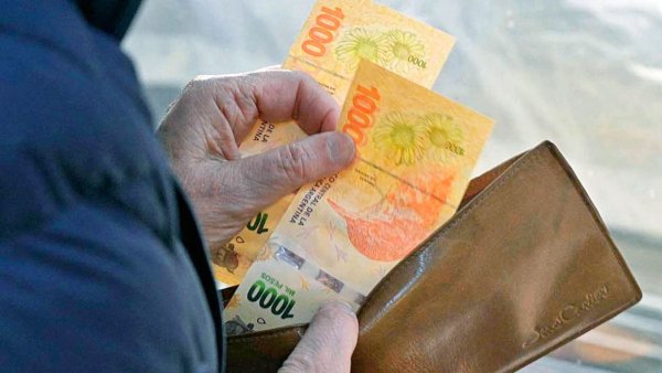 El salario m&iacute;nimo perdi&oacute; casi 40% de su poder de compra en el pa&iacute;s