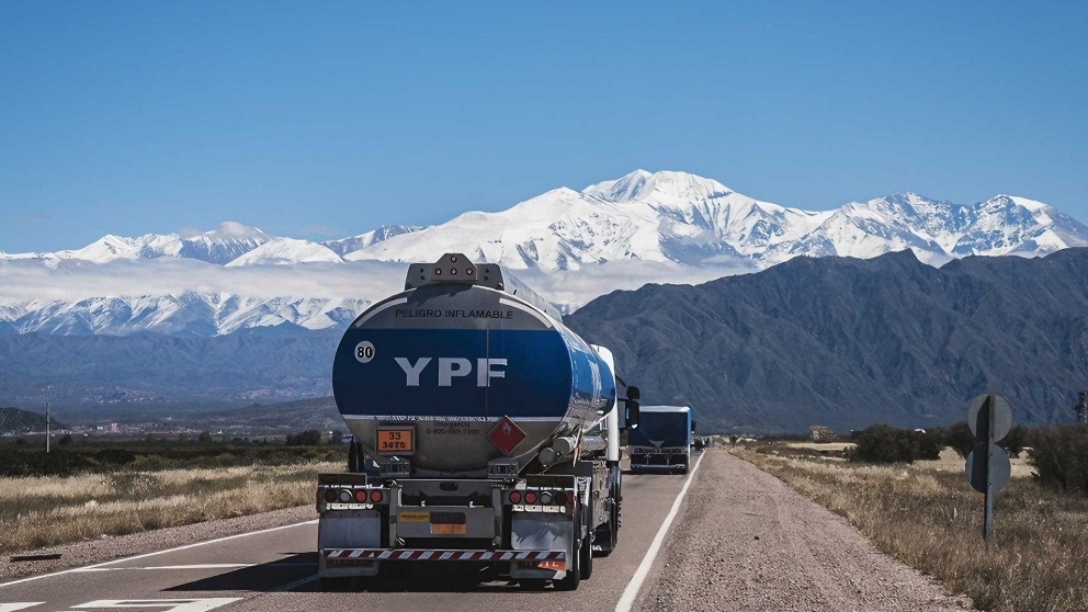 Argentina presenta un escrito para mantener la suspensión de la entrega de acciones de YPF