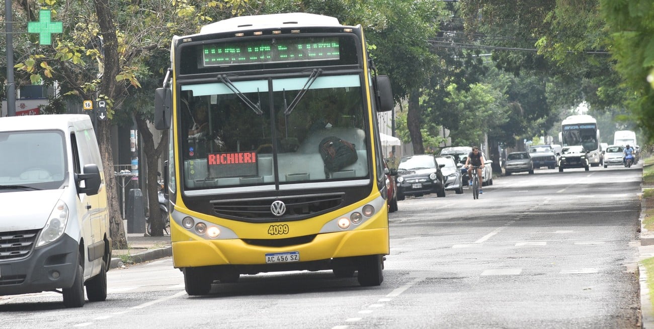 Empresas de colectivo calcularon que el boleto debería rondar los 1.700 pesos
