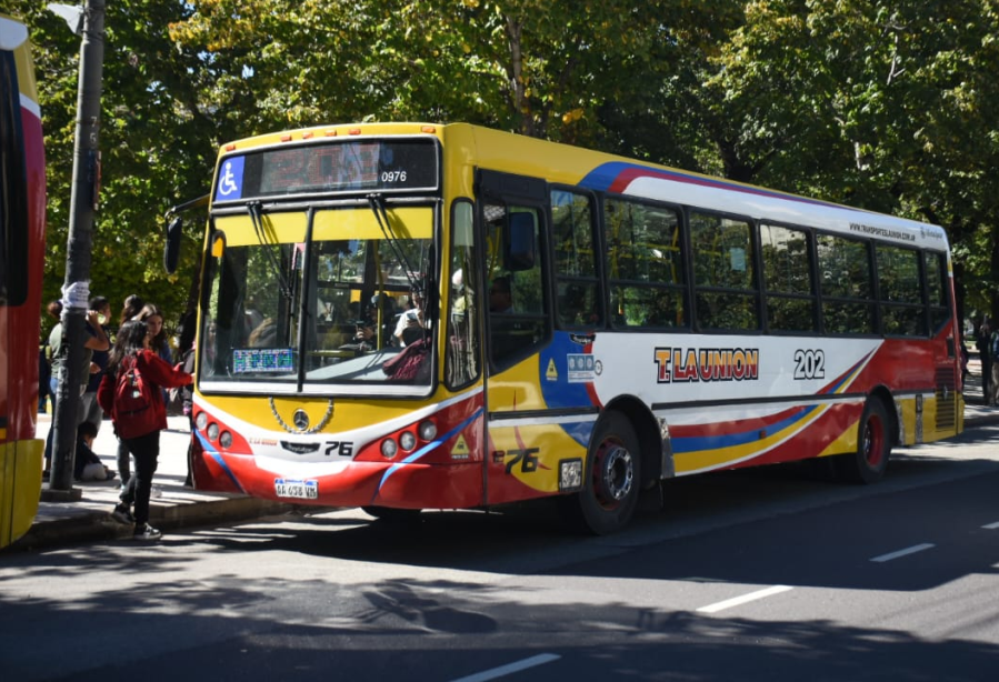 El amparo contra la quita de los subsidios nacionales al transporte se tramitará en Rosario