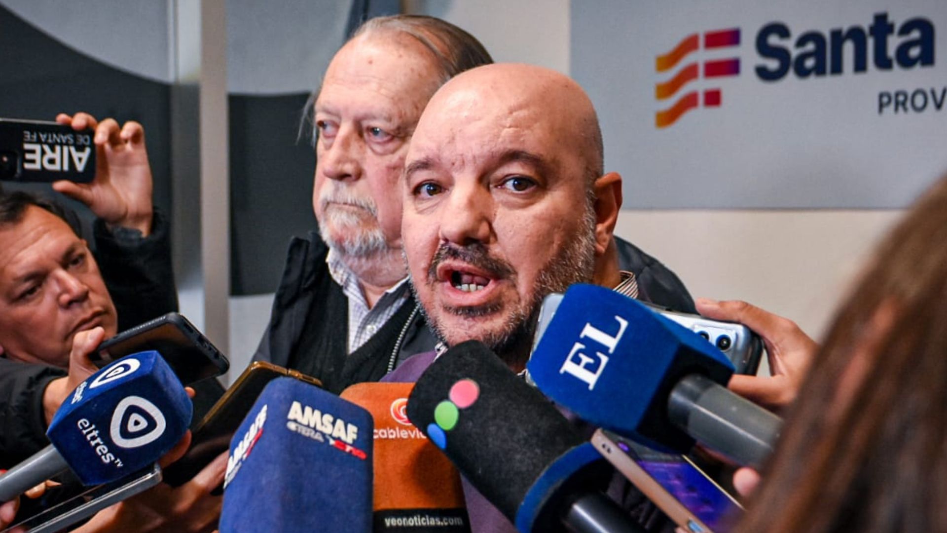 LA PROVINCIA OFRECIÓ UN 7% SEMESTRAL A DOCENTES Y ESTATALES