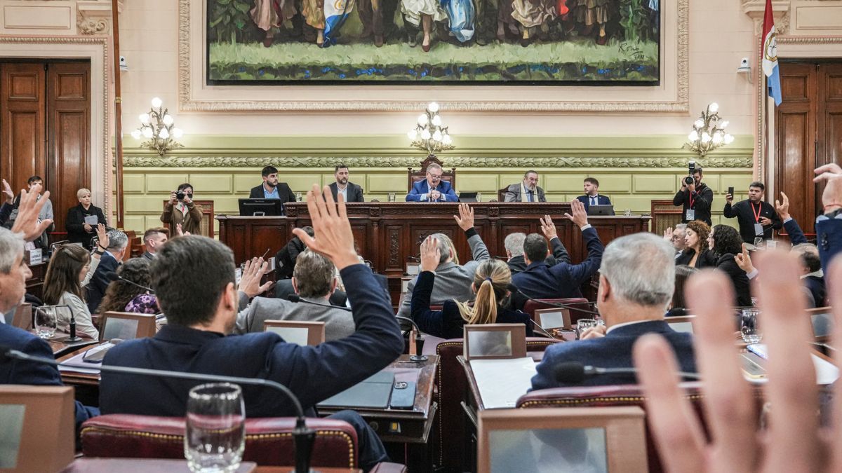 Comienzan a definir cómo será la reelección del gobernador