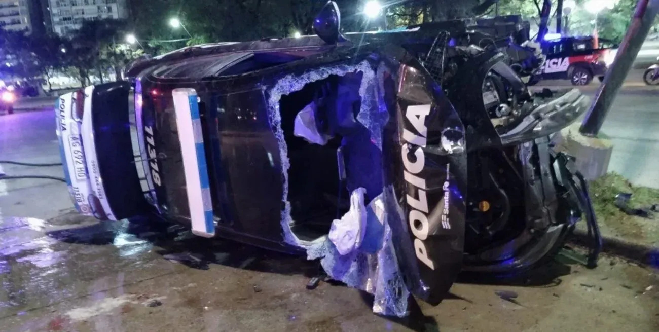 Persecución terminó con dos policías heridos