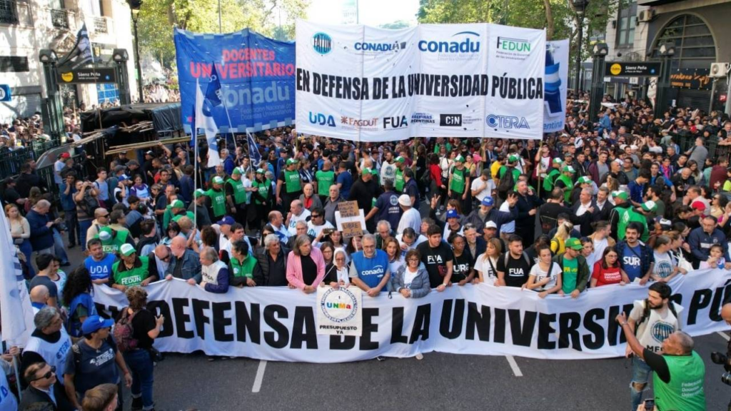 Docentes universitarios convocaron a un paro en rechazo al veto de Milei a la ley de financiamiento