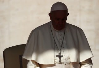 El Papa comparó el aborto con recurrir a un asesino a sueldo 