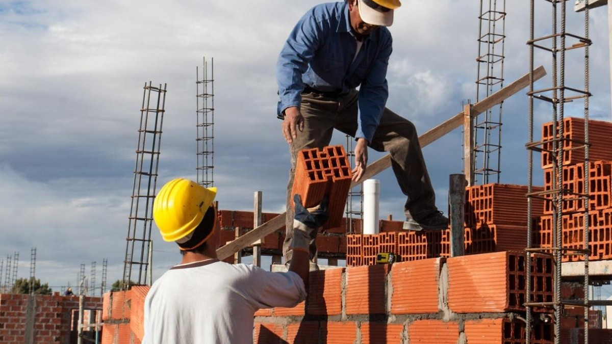 El gobierno impulsa la reforma laboral para 2026