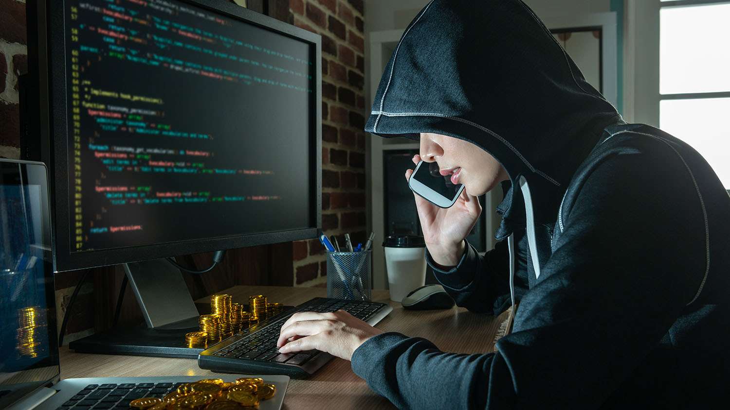 Estafan a familia con el robo de datos biométricos