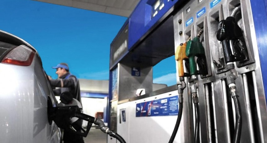 Puede registrarse desabastecimiento de combustibles a fin de mes