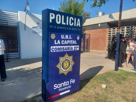 Tres presos se fugaron de una comisaría tras golpear a dos policías