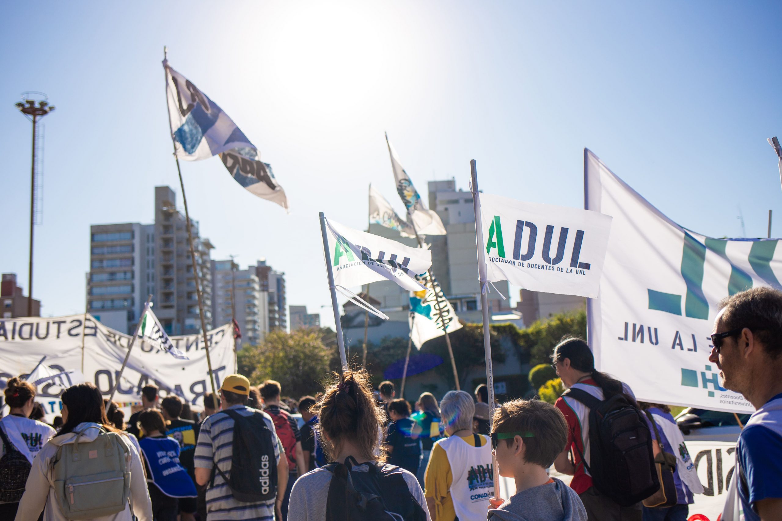 Oscar Vallejos: “Los salarios de docentes universitarios están 45% debajo de la inflación”