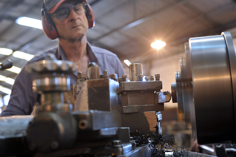 La mitad de la maquinaria en Santa Fe está parada